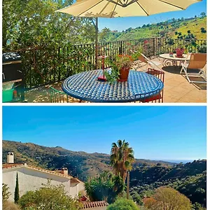  Сasa de vacaciones Casa Medina - Private With Terrace And Sea View, 25 Minutes From Malaga